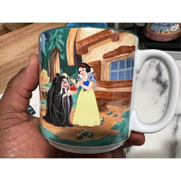 Vintage 1990's Snow White and the Seven Dwarfs | 90's Disney Coffee Mug - Picture 3 of 4